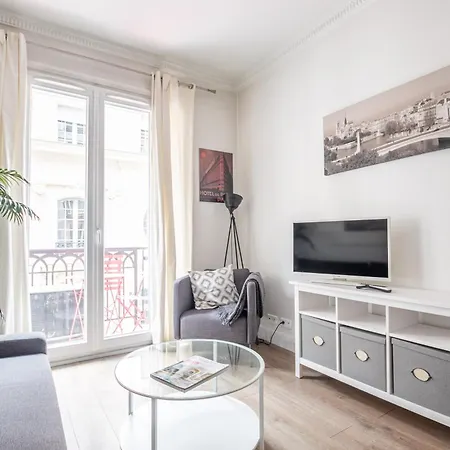 Madeleine Flat * Parigi